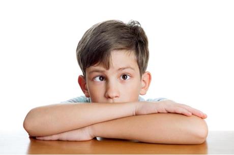 طبيب روسي يكشف أسباب رئيسية لحول العين