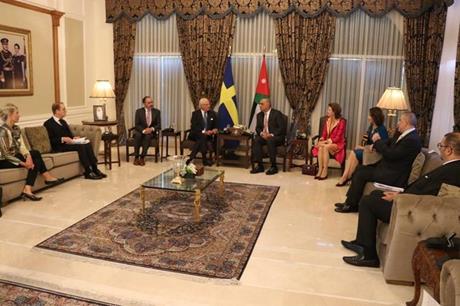 صورة حول : الخصاونة يلتقي ملك السويد ويؤكد العلاقات الثنائية المتميزة بين البلدين الخصاونة يلتقي ملك السويد ويؤكد العلاقات الثنائية المتميزة بين البلدين