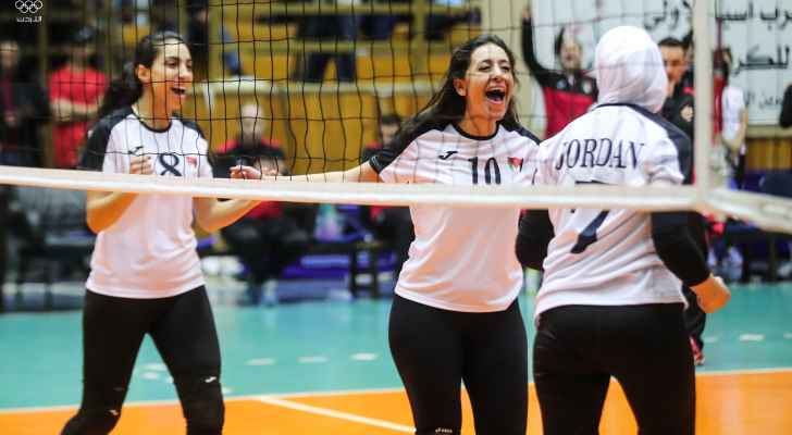 المنتخب الوطني للسيدات يُحقق فوزه الأول بافتتاح بطولة غرب آسيا للكرة الطائرة للسيدات