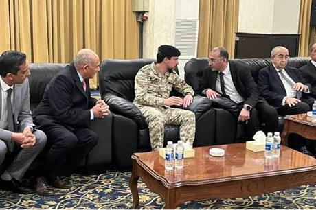 صورة حول : ولي العهد يعزي بوفاة العين الأسبق الذنيبات ولي العهد يعزي بوفاة العين الأسبق الذنيبات