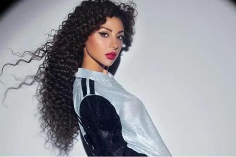 ميريام فارس توضح معاني كلمات أغنية مونديال قطر