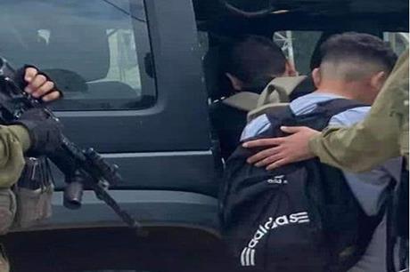 صورة حول : قوات الاحتلال تعتقل طفلين من حوارة جنوب نابلس قوات الاحتلال تعتقل طفلين من حوارة جنوب نابلس