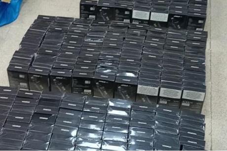 صورة حول : الجمارك : ضبط محاولة تهريب سجائر إلكترونية ونكهات جوس الجمارك : ضبط محاولة تهريب سجائر إلكترونية ونكهات جوس