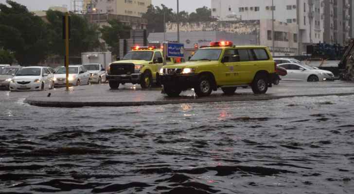صورة حول : الأمطار الغزيرة تعلق دوام المدارس في السعودية الأمطار الغزيرة تعلق دوام المدارس في السعودية