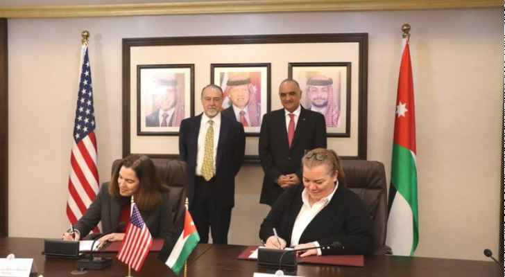 الخصاونة يحضر توقيع اتفاقية المنحة الأمريكية السنوية لدعم الموازنة