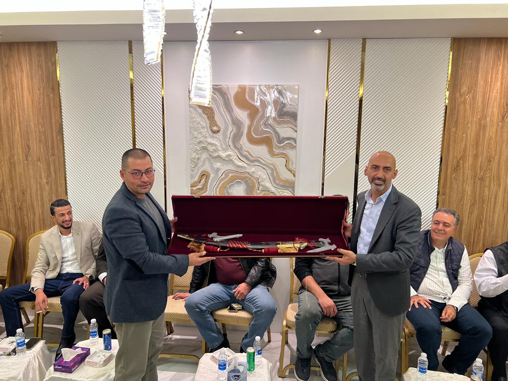 احمد الوريكات يستقبل المهنئين بفوزه بانتخابات الفيصلي… صور