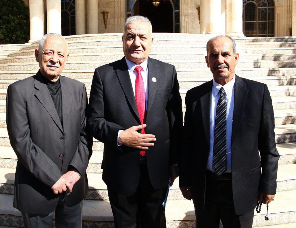 العيسوي يلتقي مجموعة من وجهاء غرب اربد ..صور