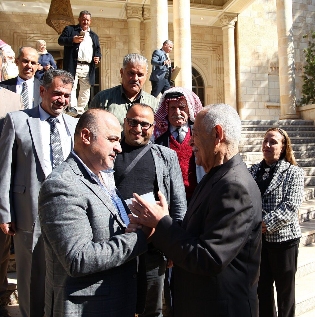 العيسوي يلتقي مجموعة من وجهاء غرب اربد ..صور