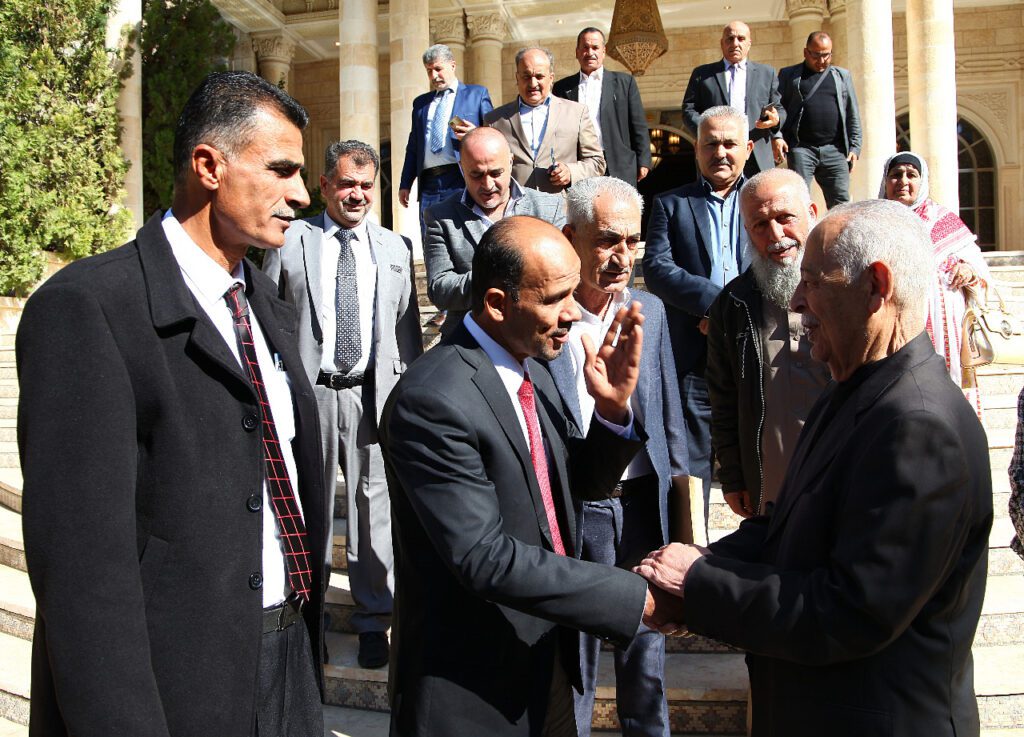 العيسوي يلتقي مجموعة من وجهاء غرب اربد ..صور