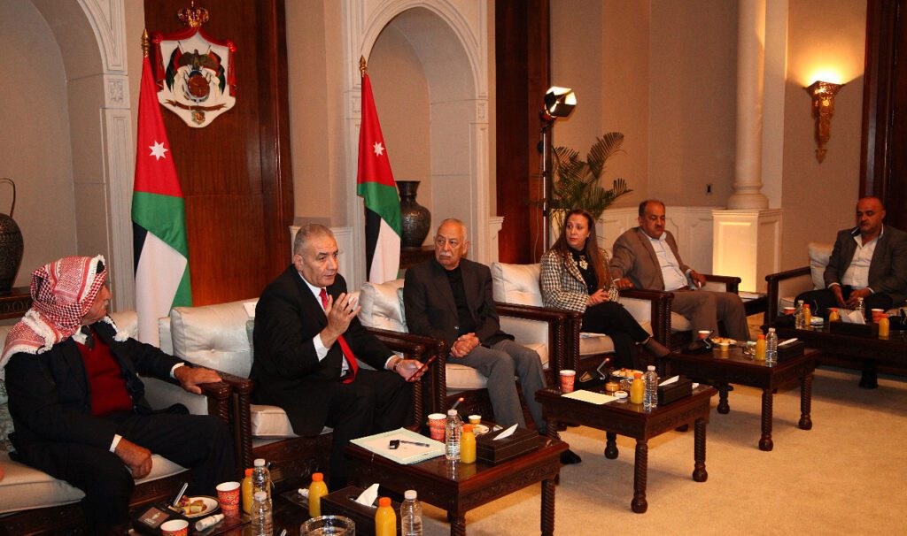 العيسوي يلتقي مجموعة من وجهاء غرب اربد ..صور