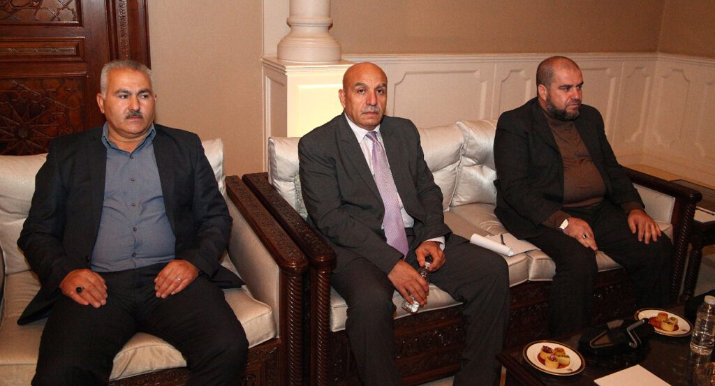 العيسوي يلتقي مجموعة من وجهاء غرب اربد ..صور