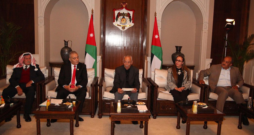 العيسوي يلتقي مجموعة من وجهاء غرب اربد ..صور