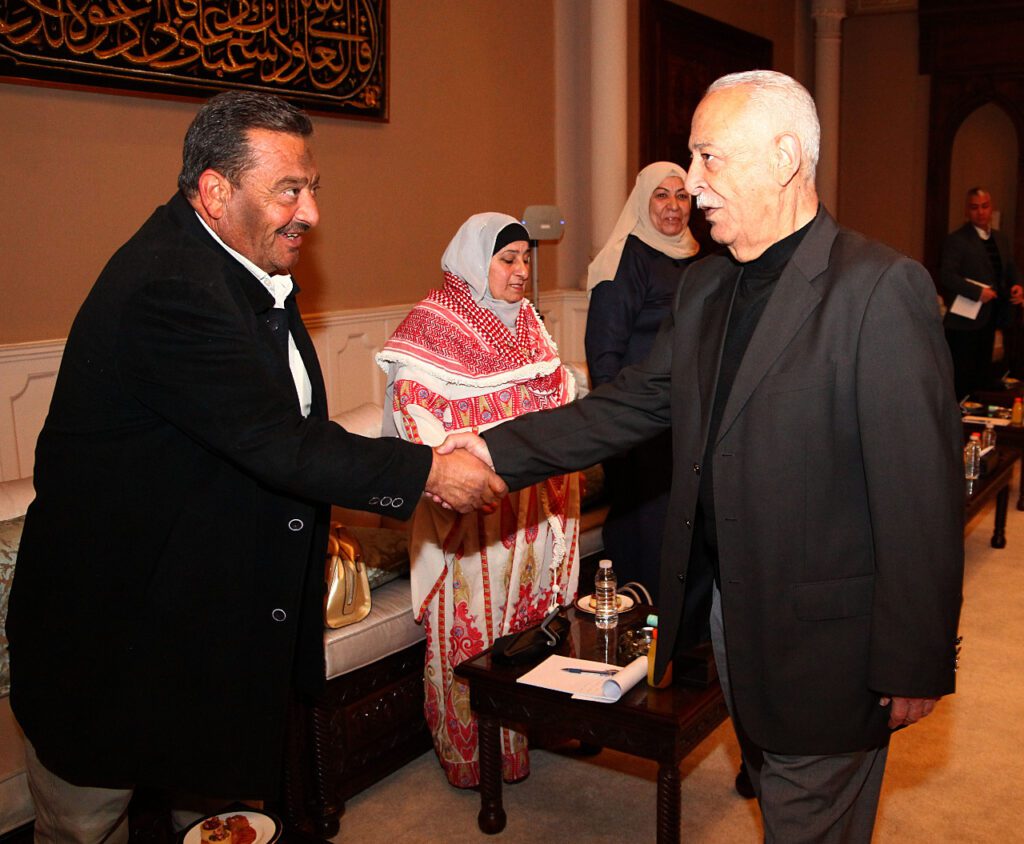 العيسوي يلتقي مجموعة من وجهاء غرب اربد ..صور