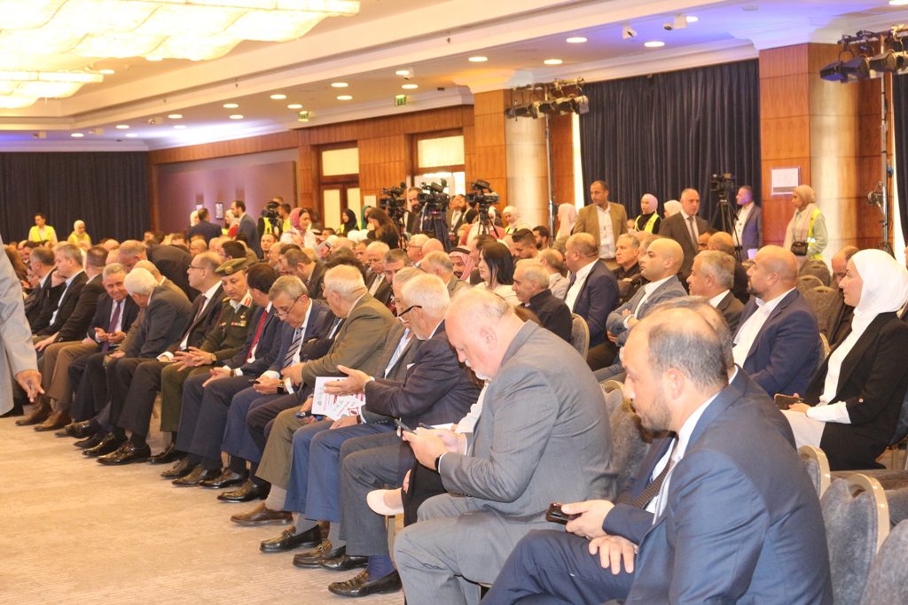 بالصور افتتاح المهرجان الدولي الـ4 للتمور الذي تنظمه جائزة خليفة الدولية لنخيل التمر