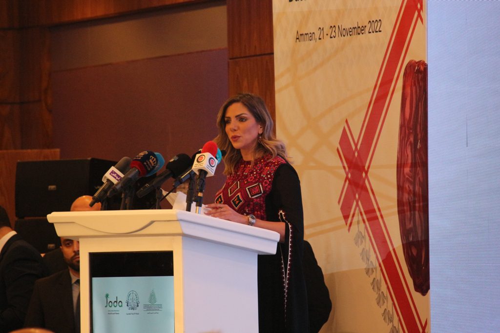 بالصور افتتاح المهرجان الدولي الـ4 للتمور الذي تنظمه جائزة خليفة الدولية لنخيل التمر