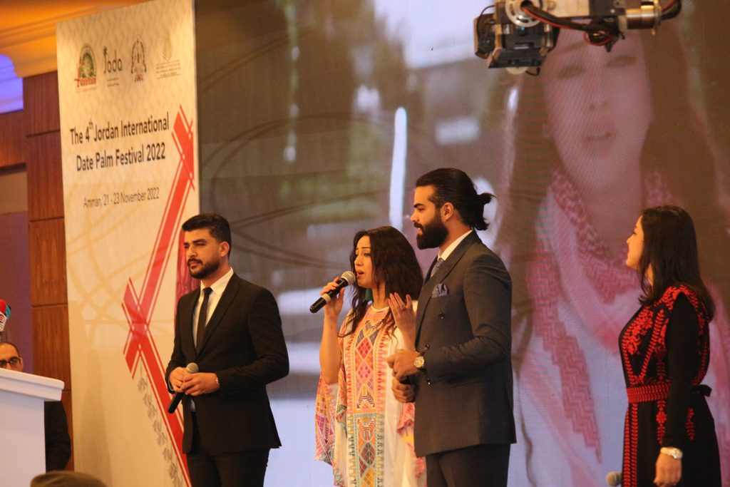 بالصور افتتاح المهرجان الدولي الـ4 للتمور الذي تنظمه جائزة خليفة الدولية لنخيل التمر