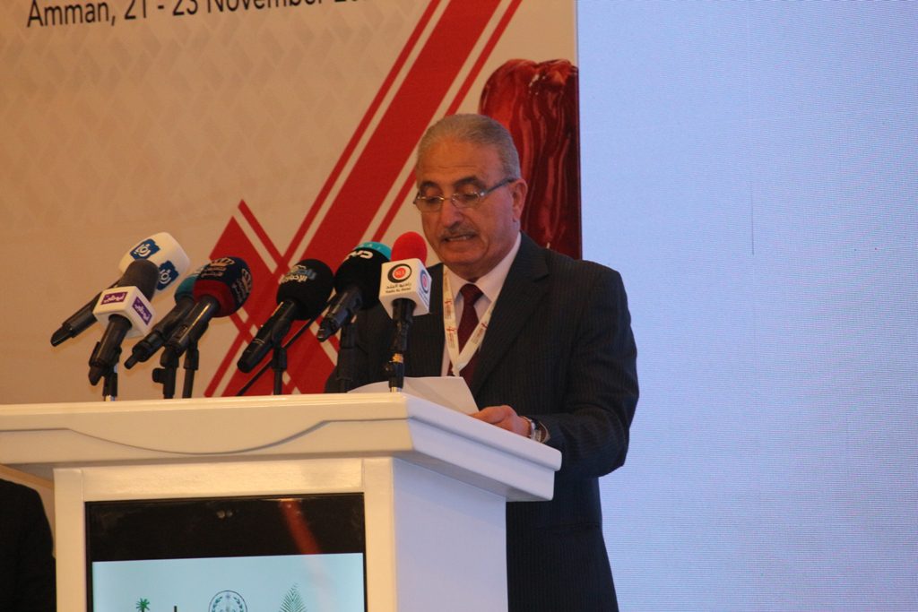 بالصور افتتاح المهرجان الدولي الـ4 للتمور الذي تنظمه جائزة خليفة الدولية لنخيل التمر