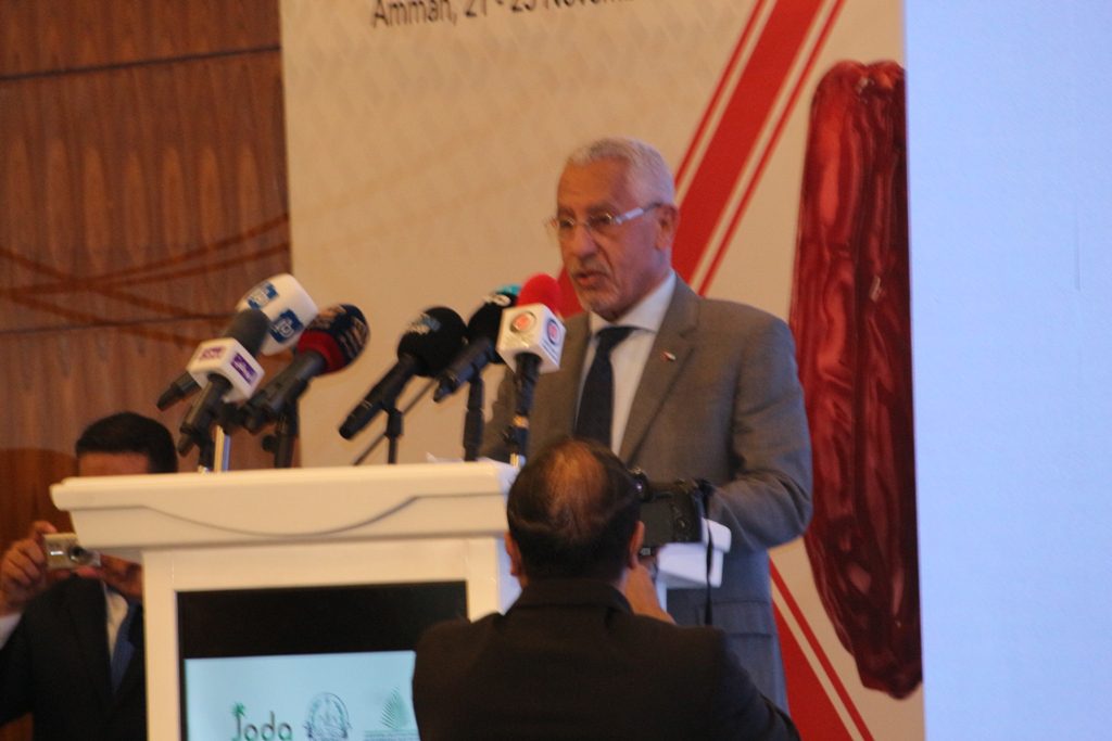 بالصور افتتاح المهرجان الدولي الـ4 للتمور الذي تنظمه جائزة خليفة الدولية لنخيل التمر