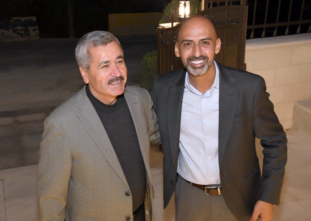 احمد الوريكات يستقبل المهنئين بفوزه بانتخابات الفيصلي… صور