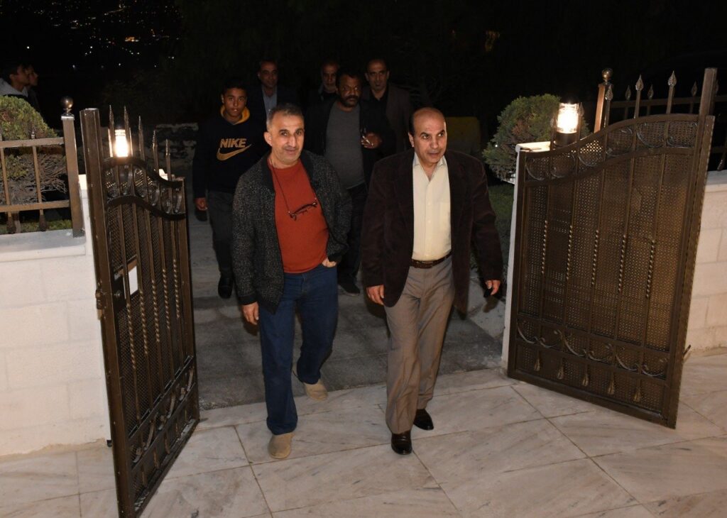 احمد الوريكات يستقبل المهنئين بفوزه بانتخابات الفيصلي… صور