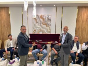 احمد الوريكات يستقبل المهنئين بفوزه بانتخابات الفيصلي… صور