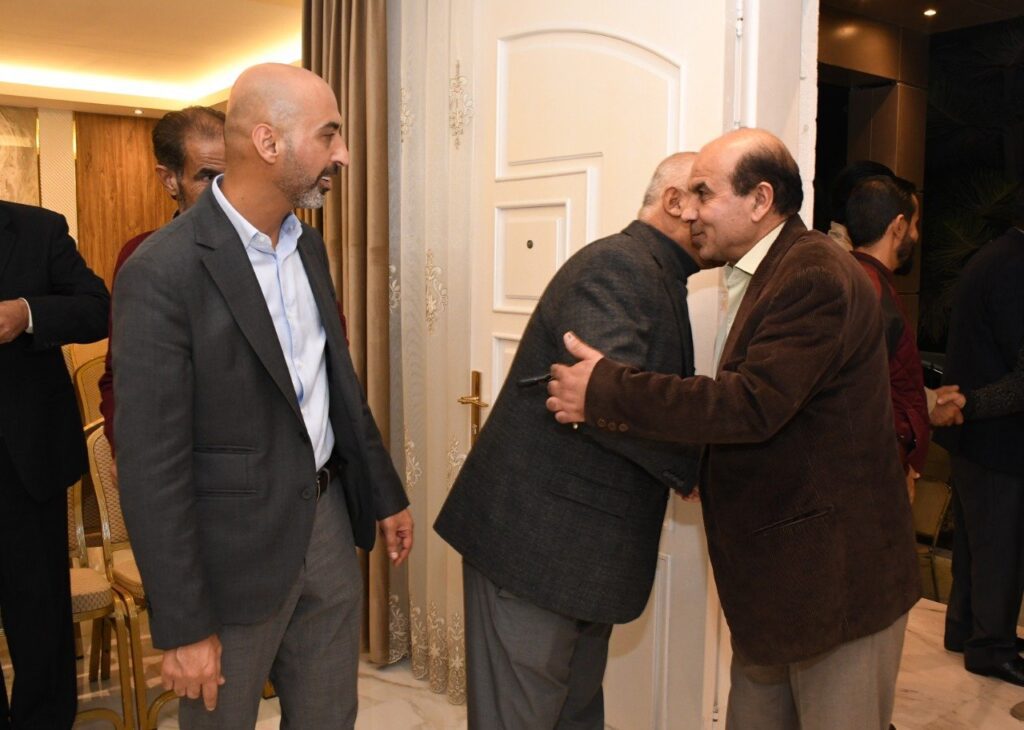 احمد الوريكات يستقبل المهنئين بفوزه بانتخابات الفيصلي… صور