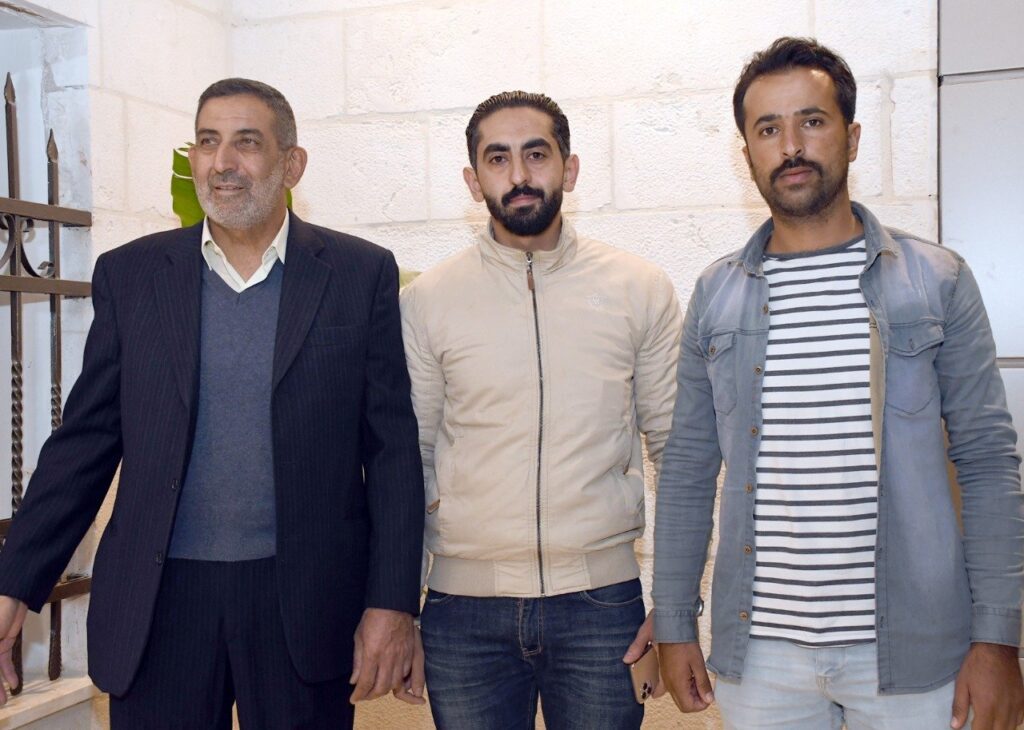 صورة حول : احمد الوريكات يستقبل المهنئين بفوزه بانتخابات الفيصلي… صور احمد الوريكات يستقبل المهنئين بفوزه بانتخابات الفيصلي… صور