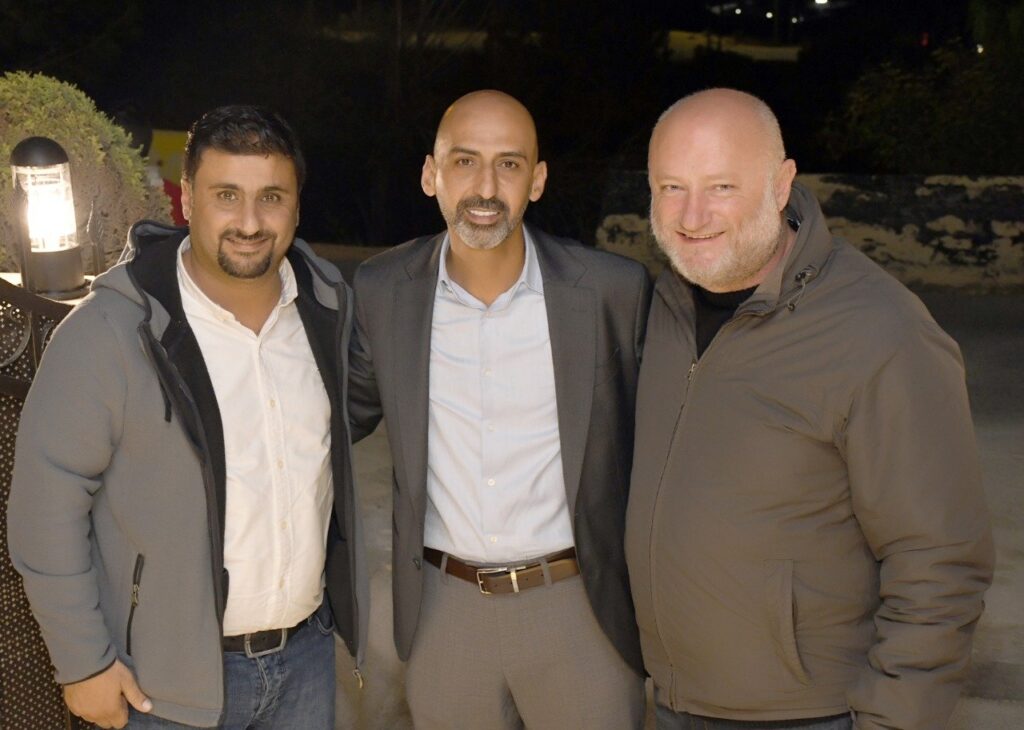 احمد الوريكات يستقبل المهنئين بفوزه بانتخابات الفيصلي… صور