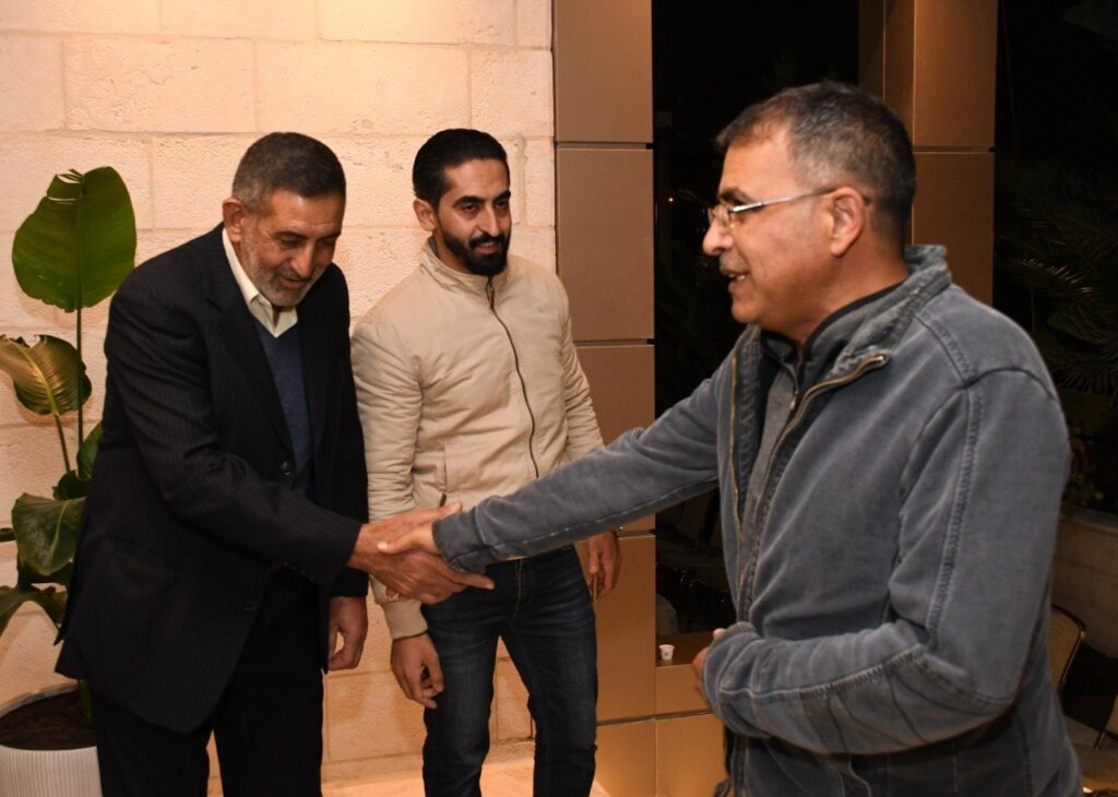 صورة حول : احمد الوريكات يستقبل المهنئين بفوزه بانتخابات الفيصلي… صور احمد الوريكات يستقبل المهنئين بفوزه بانتخابات الفيصلي… صور