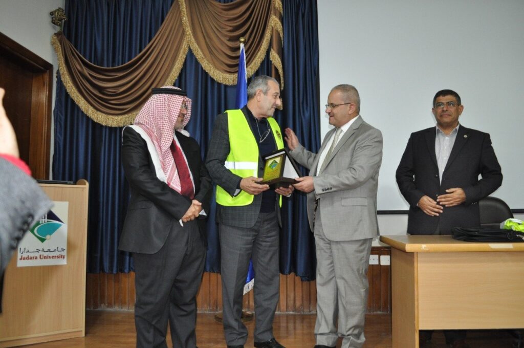 إدارة السلامة المرورية والوقاية من حوادث الطرق: ندوة في جامعة جدارا