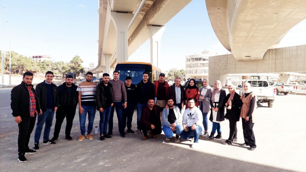 صورة حول : زيارة علمية لطلبة قسم الهندسة المدنية في جامعة جدارا زيارة علمية لطلبة قسم الهندسة المدنية في جامعة جدارا