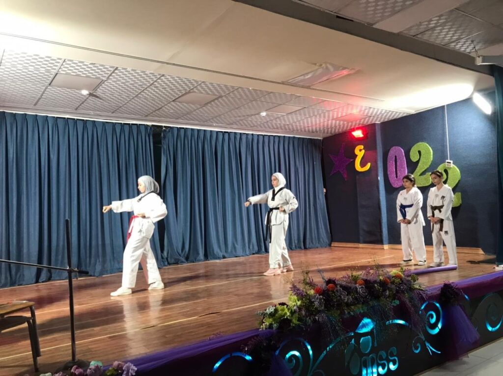 صورة حول : البازار الوردي في مدارس النظم البازار الوردي في مدارس النظم