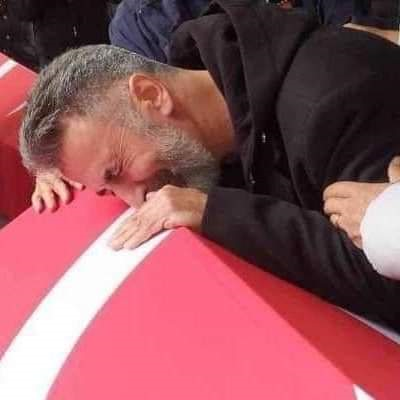 احد نجوم مسلسل " ارطغرل " يفجع بوفاة طفلته .. صور مؤثرة من الجنازة