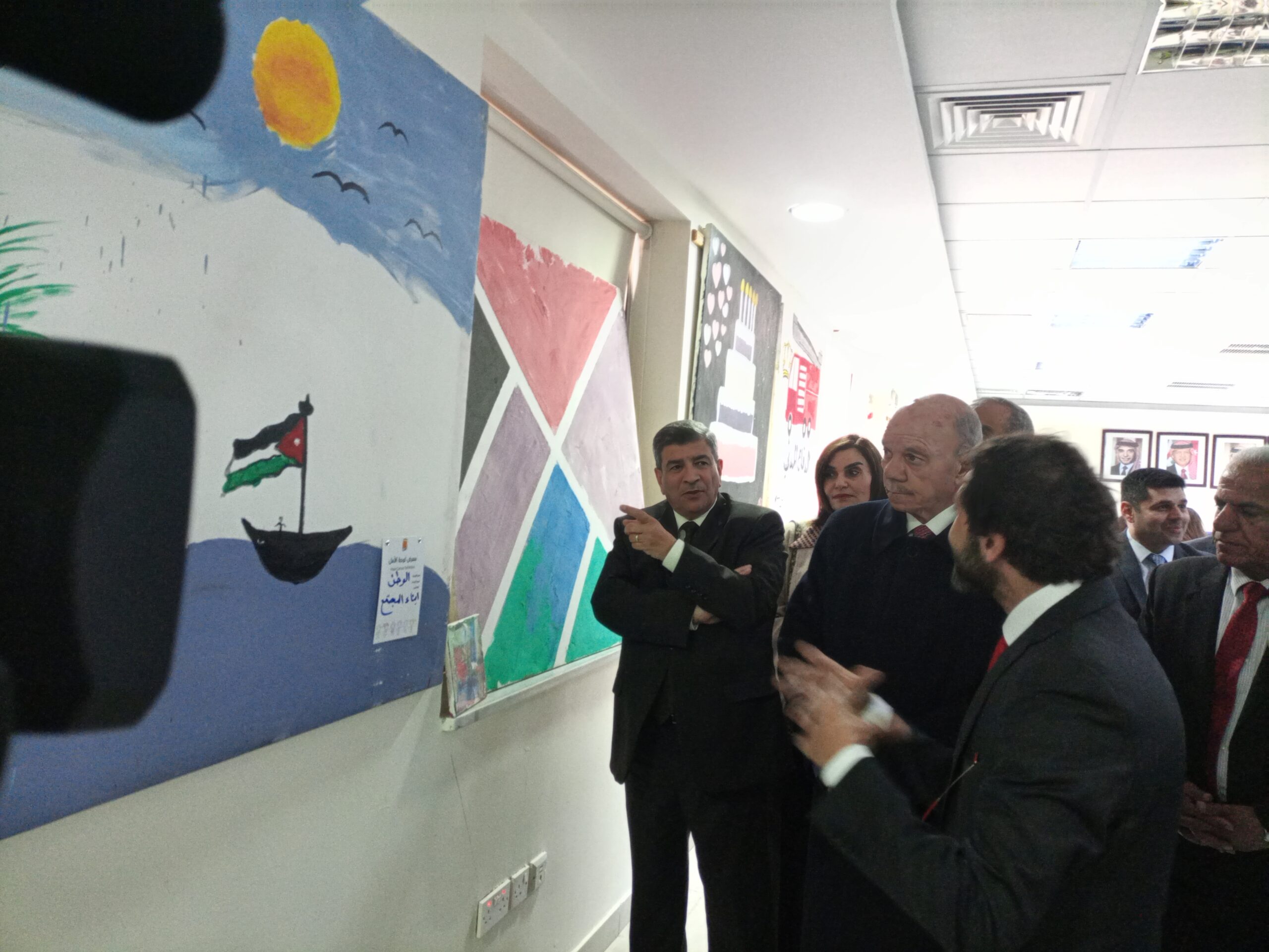 صورة حول : برعاية الفايز افتتاح معرض فني بجامعة الزيتونة برعاية الفايز افتتاح معرض فني بجامعة الزيتونة