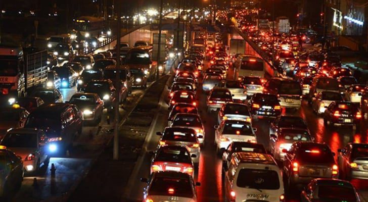 صورة حول : السير: ازدحامات مرورية خانقة تشهدها العاصمة عمان السير: ازدحامات مرورية خانقة تشهدها العاصمة عمان