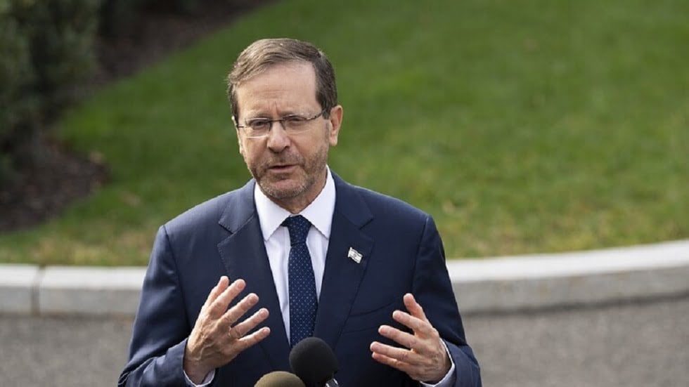 الرئيس الإسرائيلي يزور دولتين عربيتين قريبا