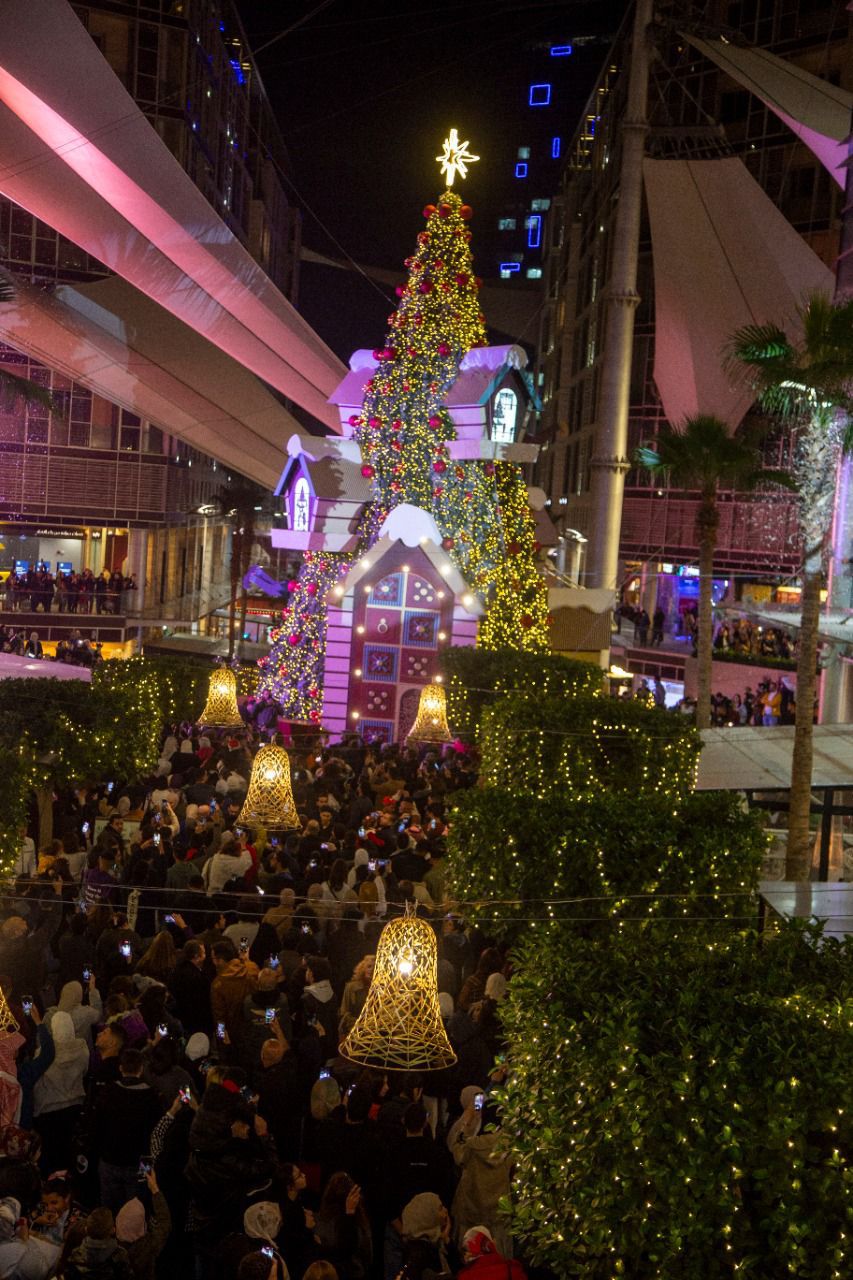 إضاءة شجرة الميلاد في بوليفارد العبدلي