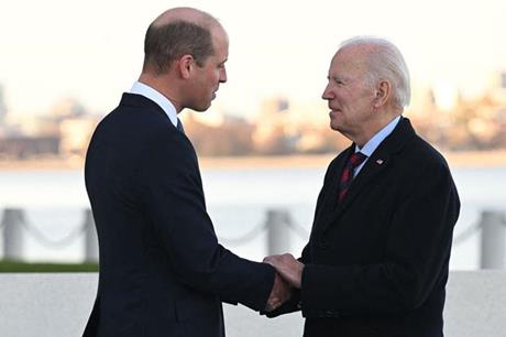صورة حول : لقاء قصير يجمع بايدن والأمير وليام في بوسطن لقاء قصير يجمع بايدن والأمير وليام في بوسطن