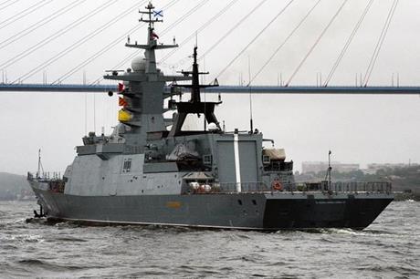 روسيا تختبر أسلحة سفينة صاروخية جديدة