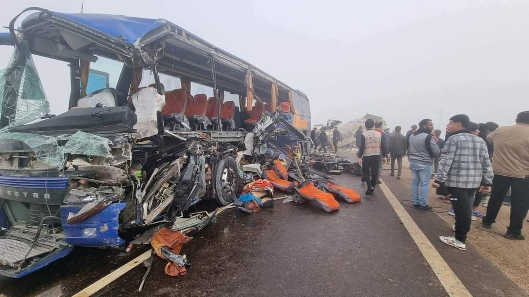 العراق : وفاة 7 أشخاص واصابة 30 أخرين في حادث سير مروع