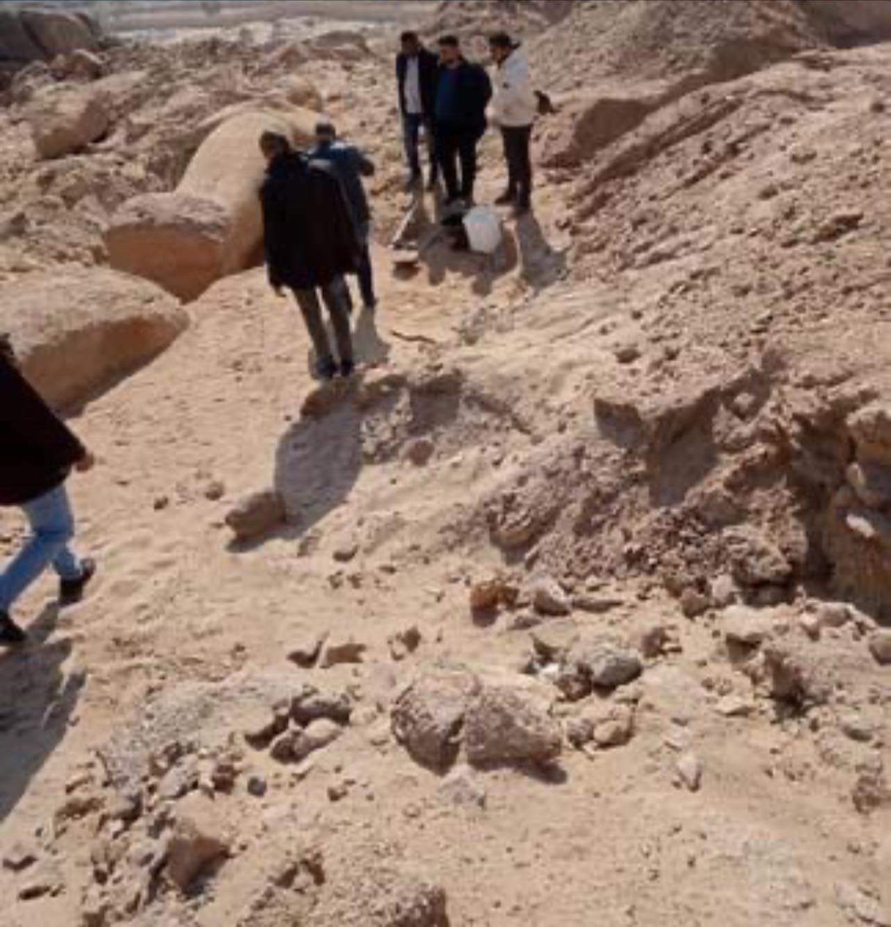 الصور الأولى لمحاولة سرقة تمثال رمسيس في مصر