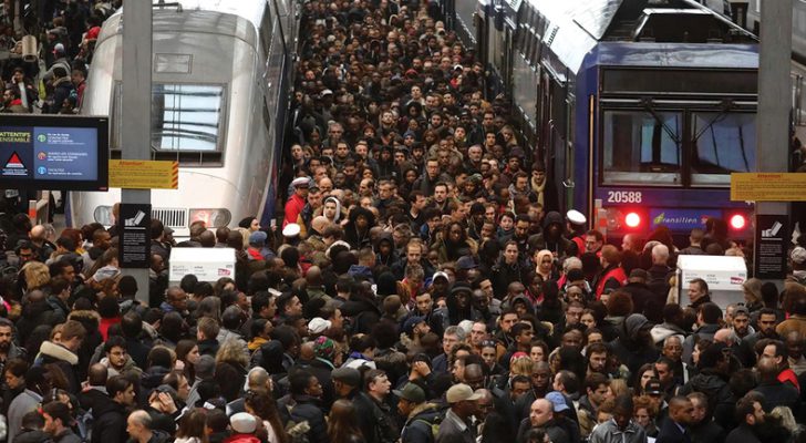 صورة حول : إضراب يشل قطاع النقل في فرنسا إضراب يشل قطاع النقل في فرنسا