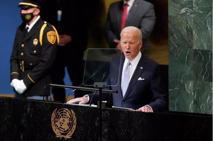 مذيع أمريكي: حادثة الوثائق السرية بداية واضحة لنهاية جو بايدن