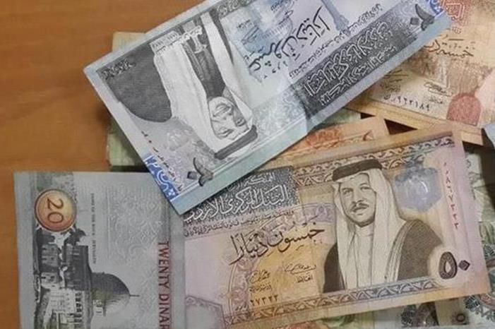 اعلان بشأن المكرمة الملكية لطلبة السنة الأولى في الجامعات