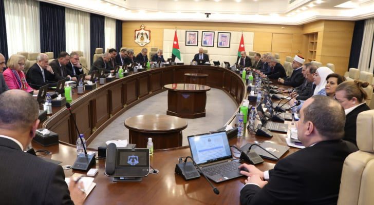 الحكومة تمدد العمل بمنح إعفاءات لشركة الكهرباء الأردنية