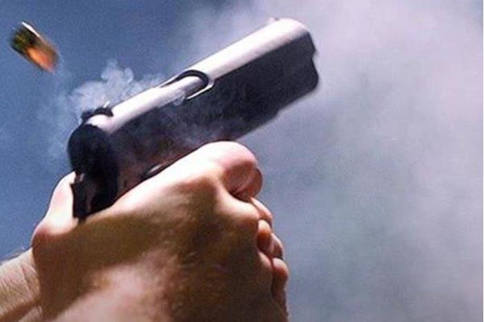 العراق .. رجل يقتل والدته وثلاثة من أشقائه رمياً بالرصاص