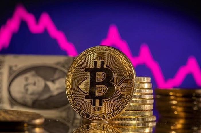 العملات الرقمية تحلّق وبيتكوين ترتفع بنسبة 25%