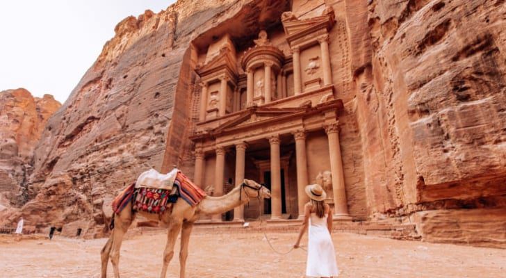 صورة حول : الفرجات: الطيران منخفض التكاليف رفع أعداد السياح في البترا الفرجات: الطيران منخفض التكاليف رفع أعداد السياح في البترا