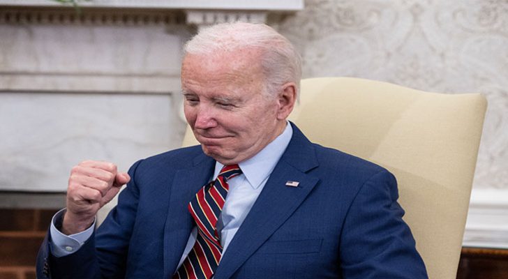 بايدن يقلل من أهمية الضجة التي أثارتها الوثائق السرية