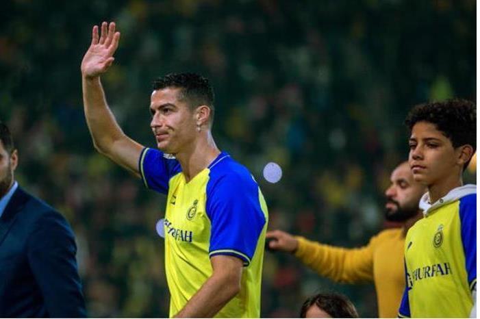 صورة حول : رونالدو يغري 37 قناة و125 دولة بطلب حقوق بث الدوري السعودي رونالدو يغري 37 قناة و125 دولة بطلب حقوق بث الدوري السعودي